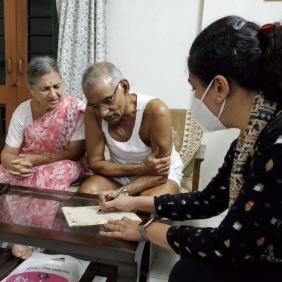 Dr Nivedita Page Providing Consultation to Dr Prakash Amte Sir for Shoulder Pain